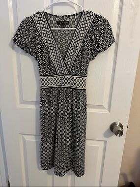 City Triangles Black and White Geometric V-Neck Midi Dress